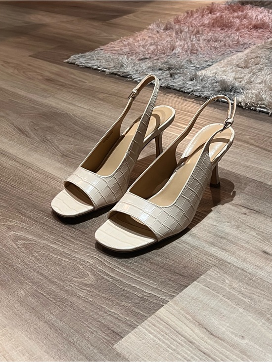 Ann Taylor Shoes - Ann Taylor Cream Croc-Embossed Slingback Heels